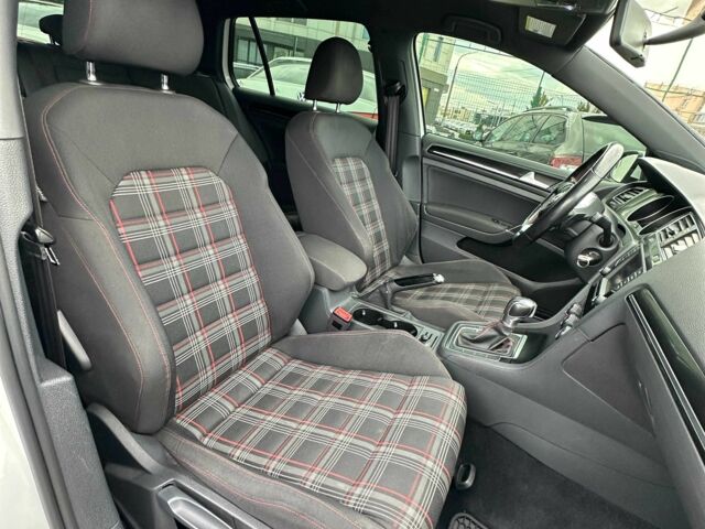 Білий Фольксваген Гольф, об'ємом двигуна 2 л та пробігом 89 тис. км за 14450 $, фото 8 на Automoto.ua