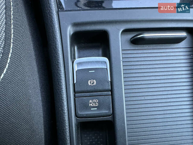 Белый Фольксваген Гольф, объемом двигателя 1.6 л и пробегом 134 тыс. км за 11999 $, фото 16 на Automoto.ua