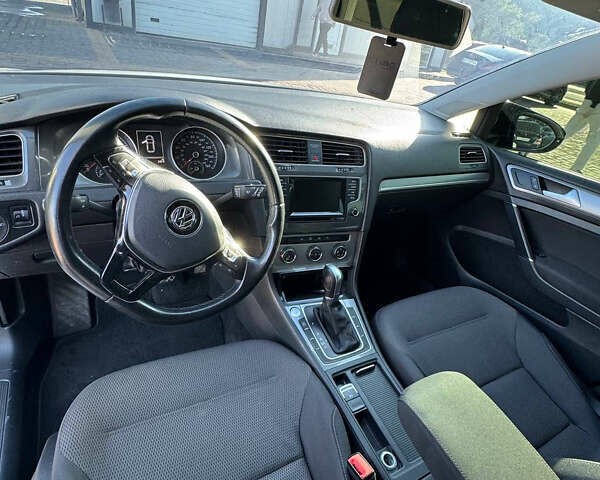 Белый Фольксваген Гольф, объемом двигателя 1.8 л и пробегом 177 тыс. км за 12000 $, фото 7 на Automoto.ua