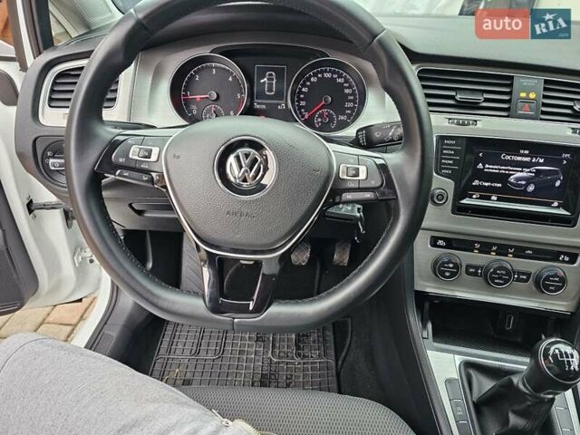 Белый Фольксваген Гольф, объемом двигателя 1.6 л и пробегом 230 тыс. км за 10650 $, фото 24 на Automoto.ua