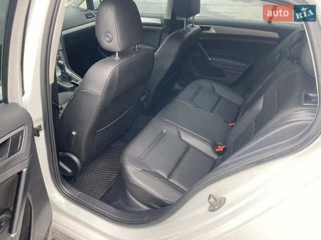 Белый Фольксваген Гольф, объемом двигателя 1.8 л и пробегом 93 тыс. км за 13700 $, фото 16 на Automoto.ua