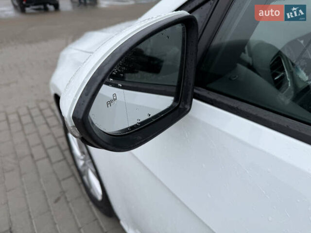 Фольксваген Гольф 2015 у Києві на Automoto.ua Білий Фольксваген Гольф, об'ємом двигуна 1.4 л та пробігом 122 тис. км за 11950 $, фото 4 на Automoto.ua