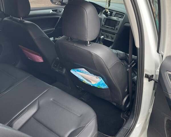 Білий Фольксваген Гольф, об'ємом двигуна 1.97 л та пробігом 203 тис. км за 13699 $, фото 12 на Automoto.ua