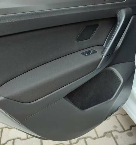 Білий Фольксваген Гольф, об'ємом двигуна 1.6 л та пробігом 221 тис. км за 9650 $, фото 29 на Automoto.ua