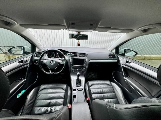 Белый Фольксваген Гольф, объемом двигателя 0 л и пробегом 195 тыс. км за 7700 $, фото 7 на Automoto.ua