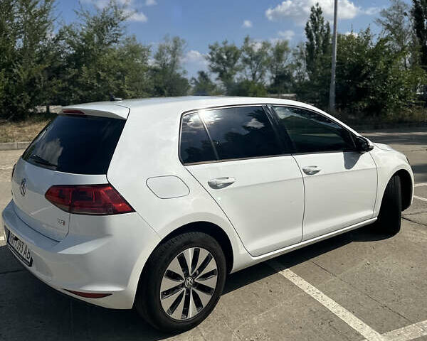 Белый Фольксваген Гольф, объемом двигателя 1.8 л и пробегом 64 тыс. км за 10700 $, фото 7 на Automoto.ua