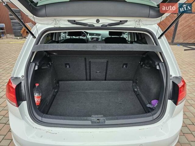 Білий Фольксваген Гольф, об'ємом двигуна 1.6 л та пробігом 230 тис. км за 10900 $, фото 24 на Automoto.ua