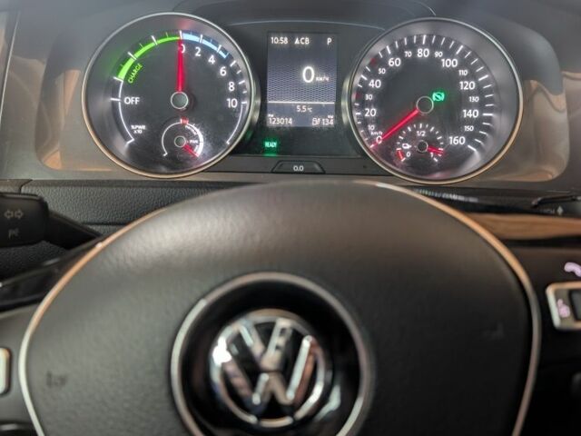 Белый Фольксваген Гольф, объемом двигателя 0 л и пробегом 123 тыс. км за 8500 $, фото 5 на Automoto.ua