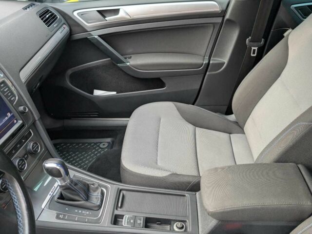 Білий Фольксваген Гольф, об'ємом двигуна 0 л та пробігом 139 тис. км за 7500 $, фото 9 на Automoto.ua