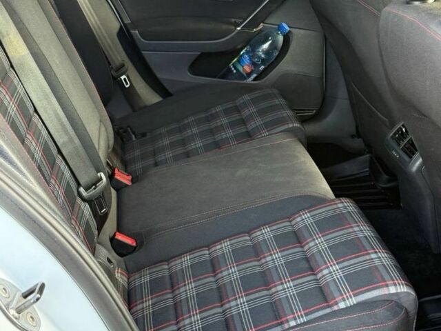 Белый Фольксваген Гольф, объемом двигателя 2 л и пробегом 190 тыс. км за 13000 $, фото 6 на Automoto.ua