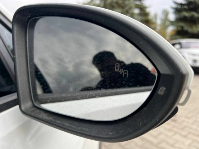 Білий Фольксваген Гольф, об'ємом двигуна 0 л та пробігом 150 тис. км за 9400 $, фото 8 на Automoto.ua