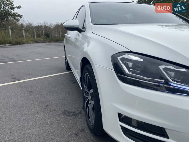 Белый Фольксваген Гольф, объемом двигателя 1.8 л и пробегом 93 тыс. км за 13700 $, фото 10 на Automoto.ua