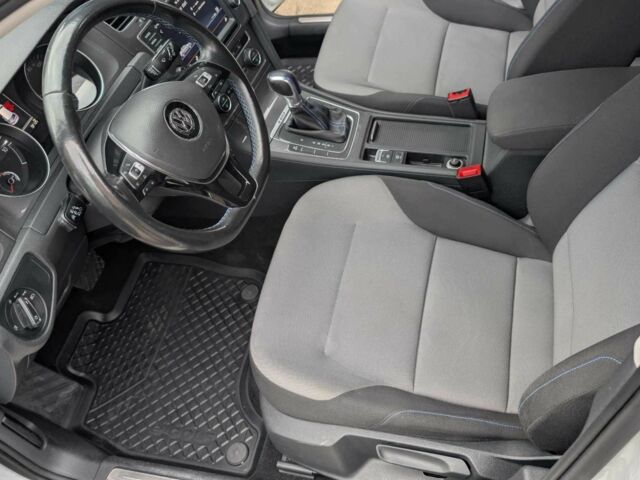 Білий Фольксваген Гольф, об'ємом двигуна 0 л та пробігом 139 тис. км за 7500 $, фото 12 на Automoto.ua