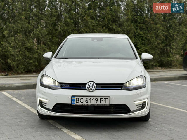 Белый Фольксваген Гольф, объемом двигателя 1.4 л и пробегом 200 тыс. км за 14990 $, фото 1 на Automoto.ua
