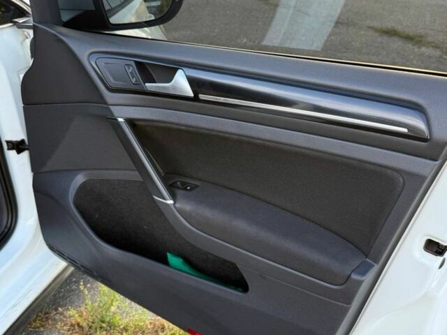 Белый Фольксваген Гольф, объемом двигателя 2 л и пробегом 190 тыс. км за 13000 $, фото 9 на Automoto.ua