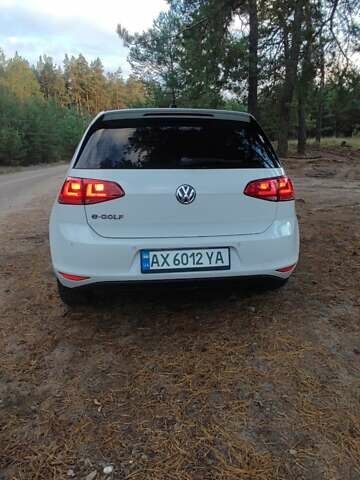 Білий Фольксваген Гольф, об'ємом двигуна 0 л та пробігом 133 тис. км за 8100 $, фото 5 на Automoto.ua