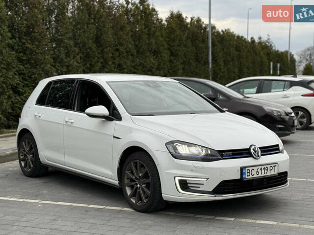 Белый Фольксваген Гольф, объемом двигателя 1.4 л и пробегом 200 тыс. км за 14990 $, фото 2 на Automoto.ua