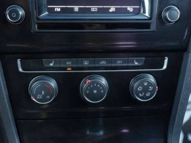 Белый Фольксваген Гольф, объемом двигателя 2 л и пробегом 134 тыс. км за 3000 $, фото 10 на Automoto.ua