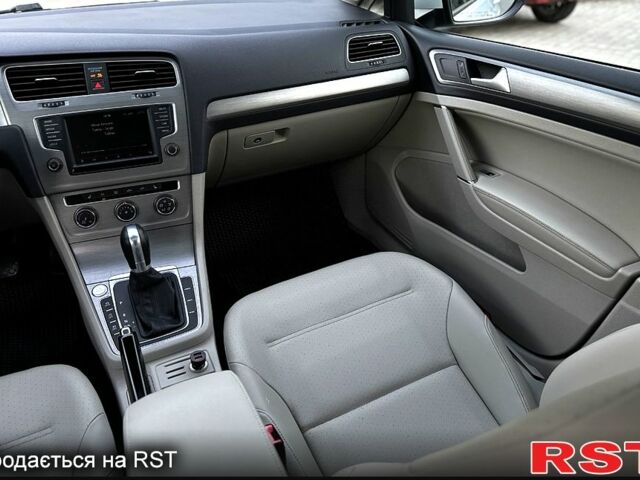 Белый Фольксваген Гольф, объемом двигателя 1.8 л и пробегом 142 тыс. км за 13500 $, фото 11 на Automoto.ua