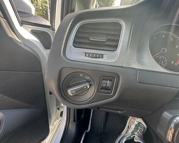 Белый Фольксваген Гольф, объемом двигателя 1.8 л и пробегом 64 тыс. км за 10700 $, фото 16 на Automoto.ua