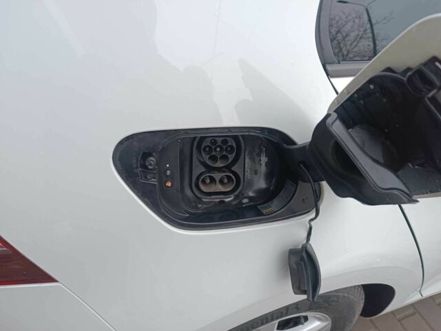 Білий Фольксваген Гольф, об'ємом двигуна 0 л та пробігом 118 тис. км за 9600 $, фото 14 на Automoto.ua