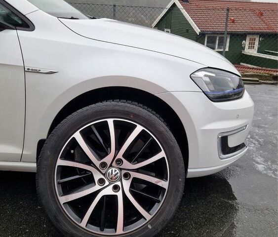 Білий Фольксваген Гольф, об'ємом двигуна 0 л та пробігом 63 тис. км за 7800 $, фото 3 на Automoto.ua