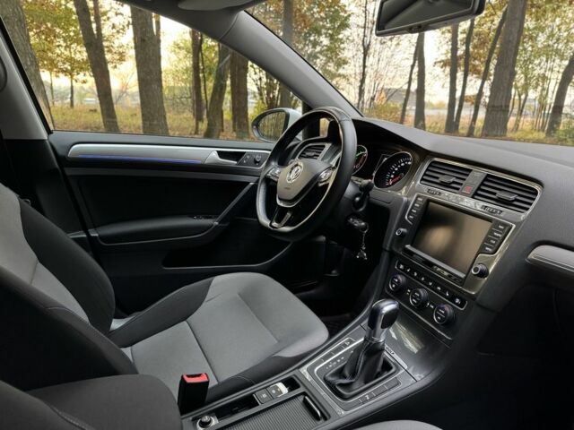 Белый Фольксваген Гольф, объемом двигателя 0 л и пробегом 89 тыс. км за 8450 $, фото 18 на Automoto.ua