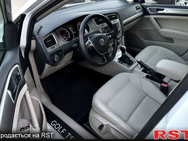 Белый Фольксваген Гольф, объемом двигателя 1.8 л и пробегом 142 тыс. км за 13500 $, фото 8 на Automoto.ua