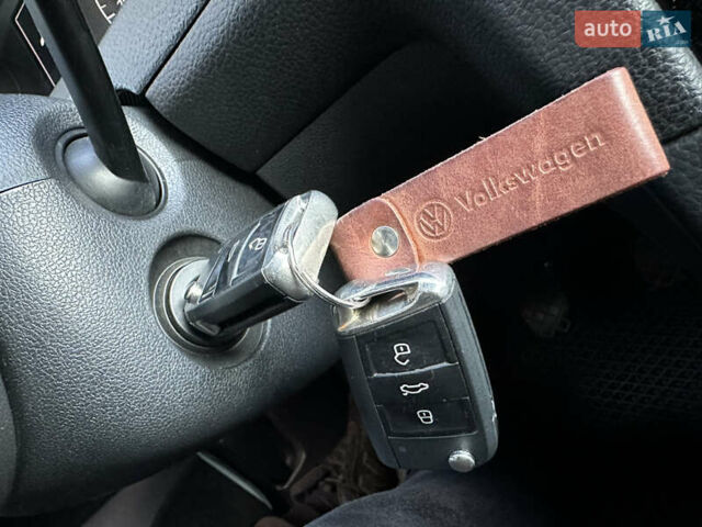 Белый Фольксваген Гольф, объемом двигателя 1.6 л и пробегом 134 тыс. км за 11999 $, фото 19 на Automoto.ua