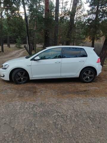 Білий Фольксваген Гольф, об'ємом двигуна 0 л та пробігом 133 тис. км за 8100 $, фото 2 на Automoto.ua