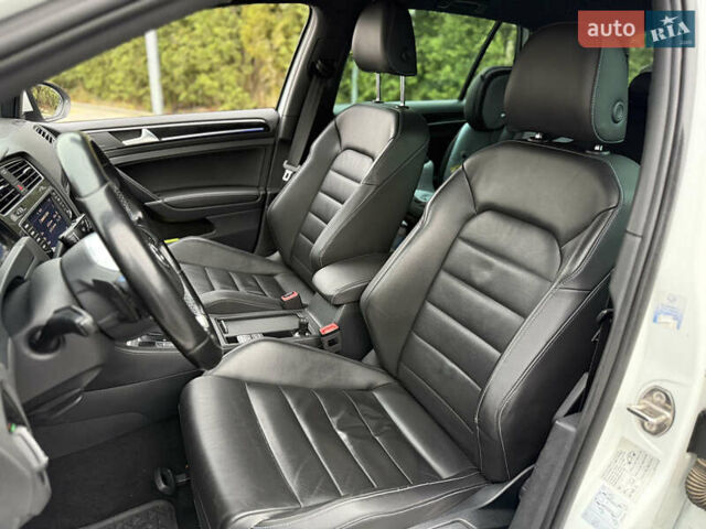 Белый Фольксваген Гольф, объемом двигателя 1.4 л и пробегом 200 тыс. км за 14990 $, фото 7 на Automoto.ua