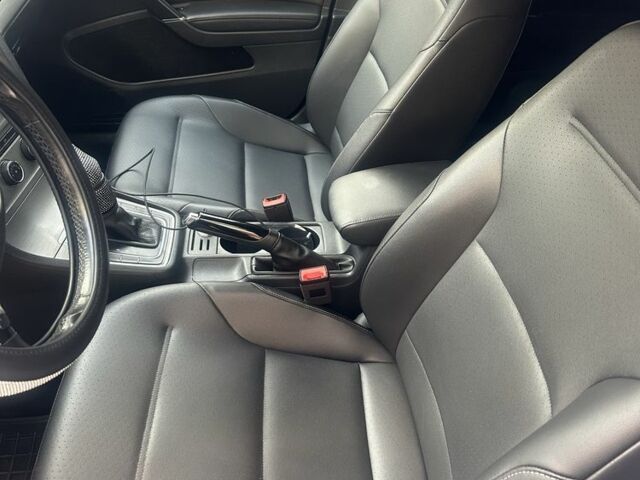 Белый Фольксваген Гольф, объемом двигателя 2 л и пробегом 250 тыс. км за 10900 $, фото 5 на Automoto.ua