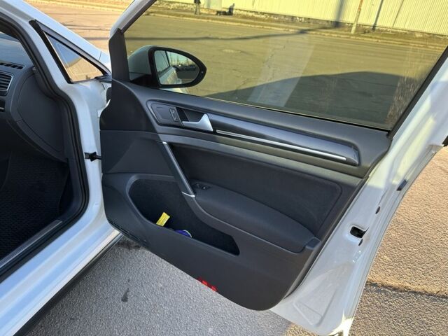 Белый Фольксваген Гольф, объемом двигателя 2 л и пробегом 89 тыс. км за 14500 $, фото 12 на Automoto.ua