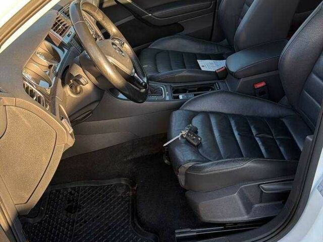 Белый Фольксваген Гольф, объемом двигателя 0 л и пробегом 126 тыс. км за 9300 $, фото 6 на Automoto.ua