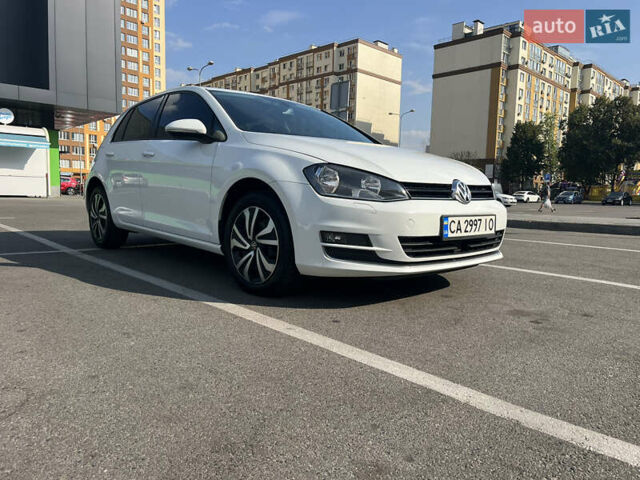 Белый Фольксваген Гольф, объемом двигателя 1.6 л и пробегом 250 тыс. км за 11700 $, фото 8 на Automoto.ua