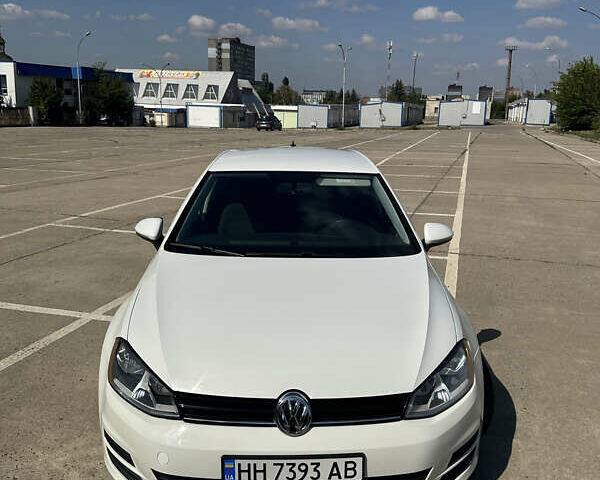 Белый Фольксваген Гольф, объемом двигателя 1.8 л и пробегом 64 тыс. км за 10700 $, фото 3 на Automoto.ua