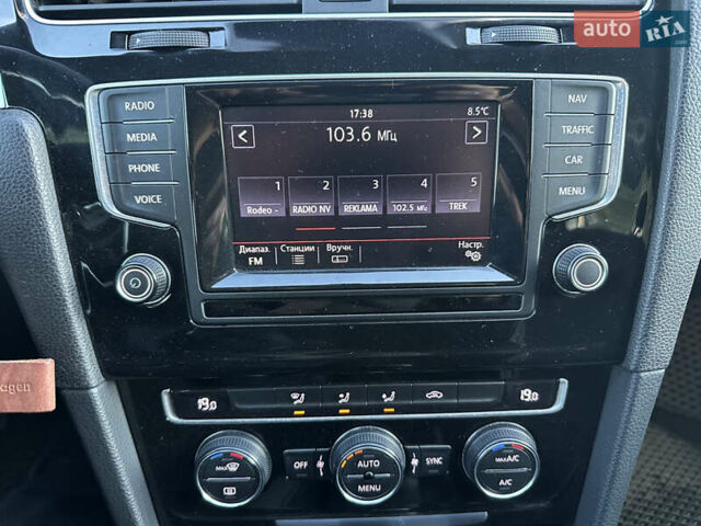 Белый Фольксваген Гольф, объемом двигателя 1.6 л и пробегом 134 тыс. км за 11999 $, фото 14 на Automoto.ua