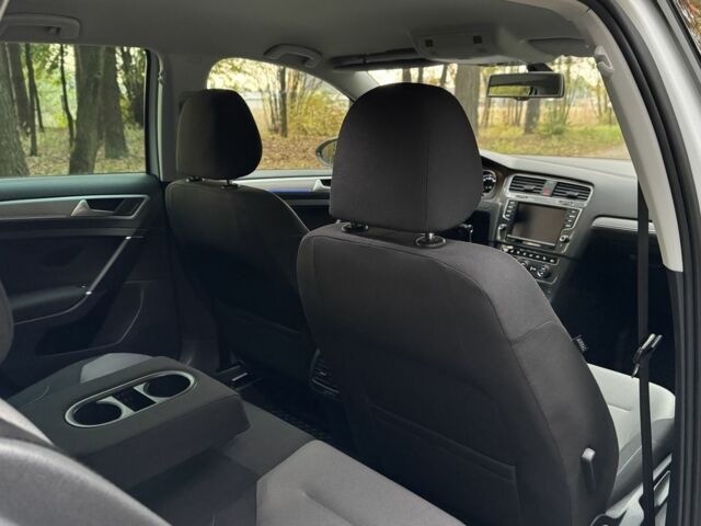 Белый Фольксваген Гольф, объемом двигателя 0 л и пробегом 89 тыс. км за 8450 $, фото 23 на Automoto.ua