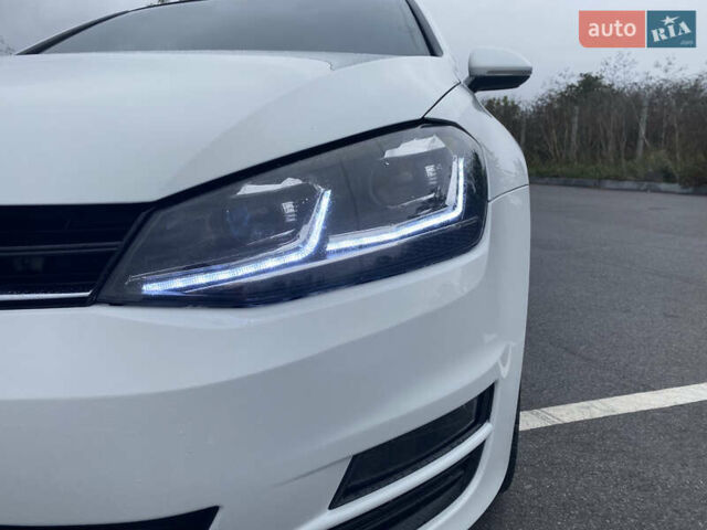 Белый Фольксваген Гольф, объемом двигателя 1.8 л и пробегом 93 тыс. км за 13700 $, фото 8 на Automoto.ua