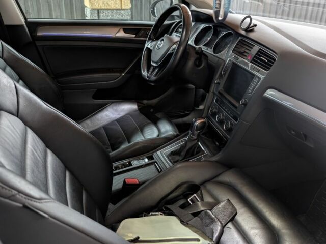 Белый Фольксваген Гольф, объемом двигателя 0 л и пробегом 123 тыс. км за 8500 $, фото 3 на Automoto.ua