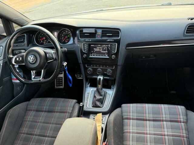 Белый Фольксваген Гольф, объемом двигателя 2 л и пробегом 190 тыс. км за 13000 $, фото 7 на Automoto.ua