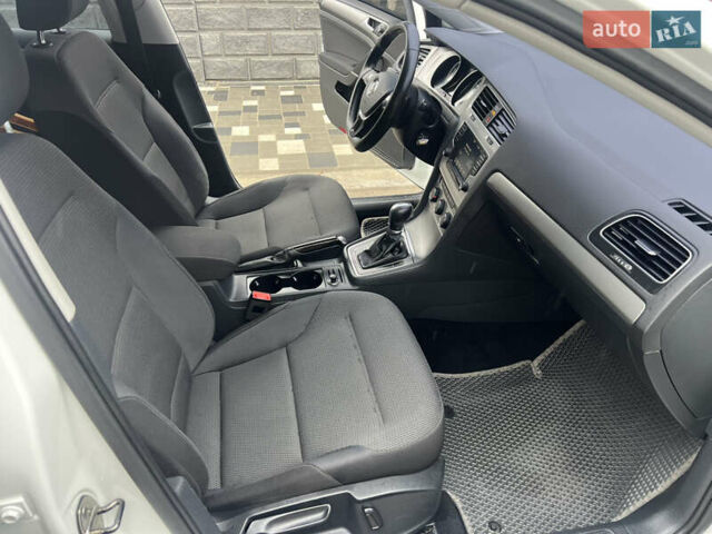 Білий Фольксваген Гольф, об'ємом двигуна 1.78 л та пробігом 175 тис. км за 9999 $, фото 10 на Automoto.ua