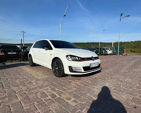 Белый Фольксваген Гольф, объемом двигателя 1.8 л и пробегом 177 тыс. км за 12000 $, фото 1 на Automoto.ua