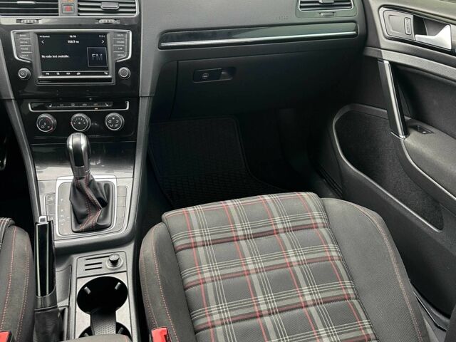 Білий Фольксваген Гольф, об'ємом двигуна 2 л та пробігом 89 тис. км за 14450 $, фото 7 на Automoto.ua