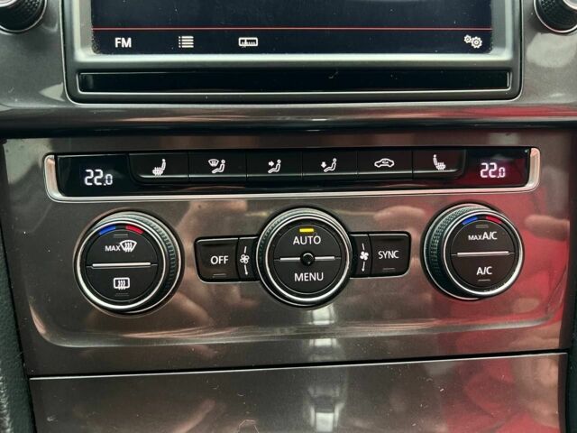 Білий Фольксваген Гольф, об'ємом двигуна 0 л та пробігом 150 тис. км за 9400 $, фото 12 на Automoto.ua