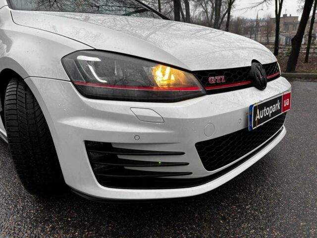 Белый Фольксваген Гольф, объемом двигателя 2 л и пробегом 114 тыс. км за 14990 $, фото 8 на Automoto.ua