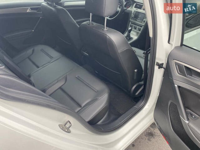 Белый Фольксваген Гольф, объемом двигателя 1.8 л и пробегом 93 тыс. км за 13700 $, фото 19 на Automoto.ua