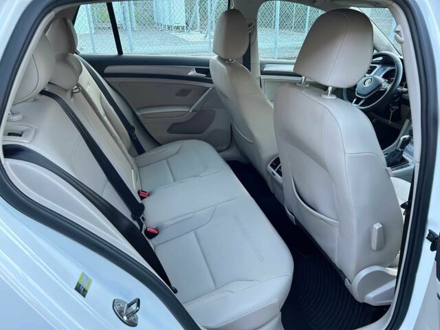 Белый Фольксваген Гольф, объемом двигателя 2 л и пробегом 72 тыс. км за 3200 $, фото 12 на Automoto.ua