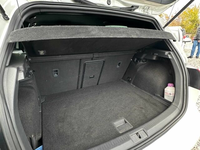 Білий Фольксваген Гольф, об'ємом двигуна 2 л та пробігом 89 тис. км за 14450 $, фото 17 на Automoto.ua