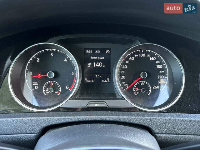 Фольксваген Гольф 2015 в Хмельницком на Automoto.ua Белый Фольксваген Гольф, объемом двигателя 1.6 л и пробегом 134 тыс. км за 12000 $, фото 17 на Automoto.ua